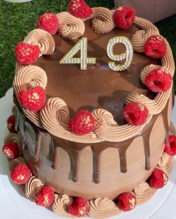 Pasión de chocolate con culis de de frambuesas