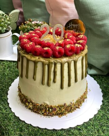 Pistacho con Coulis de Frambuesas